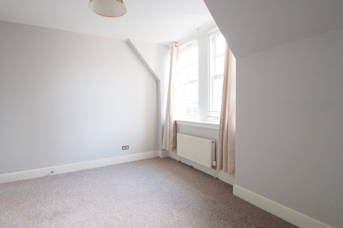 27 weighhouse Close , Paisley