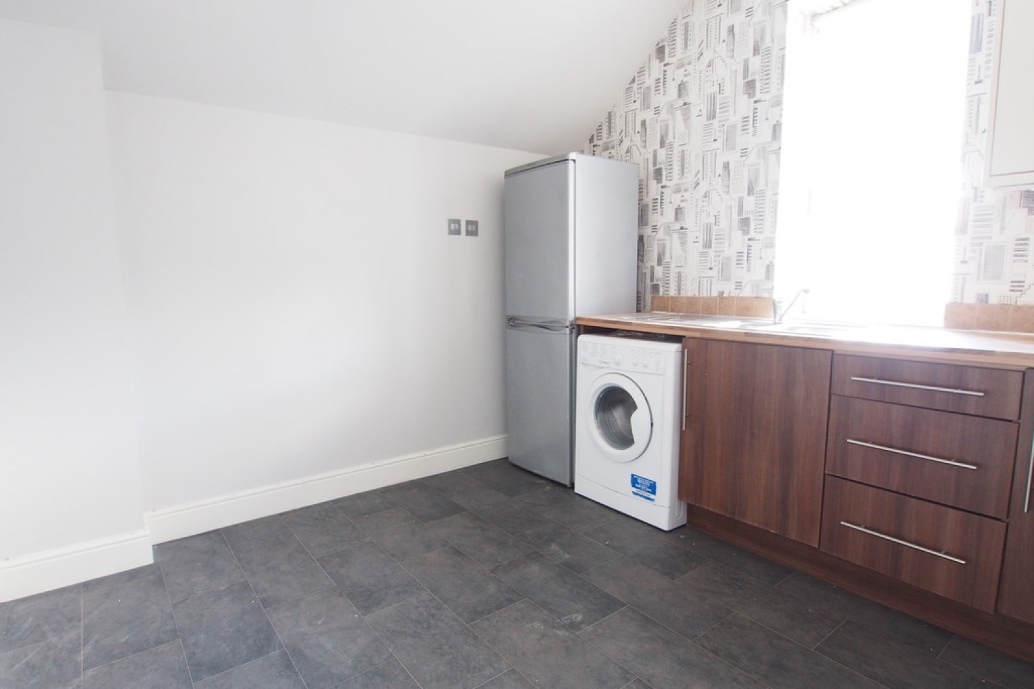 27 weighhouse Close , Paisley