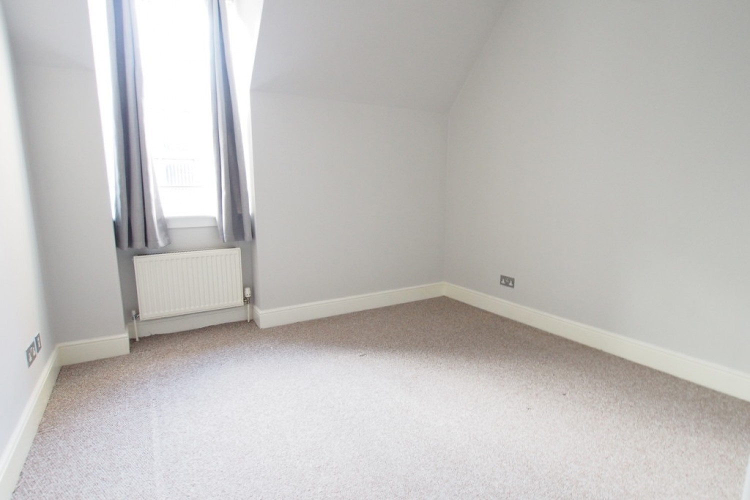 27 weighhouse Close , Paisley