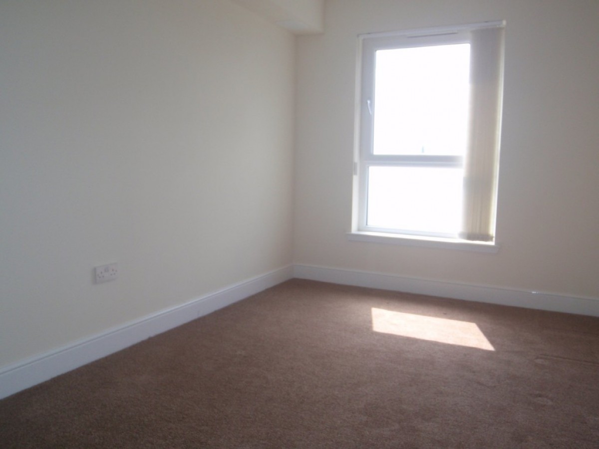 Cardon Square , Renfrew