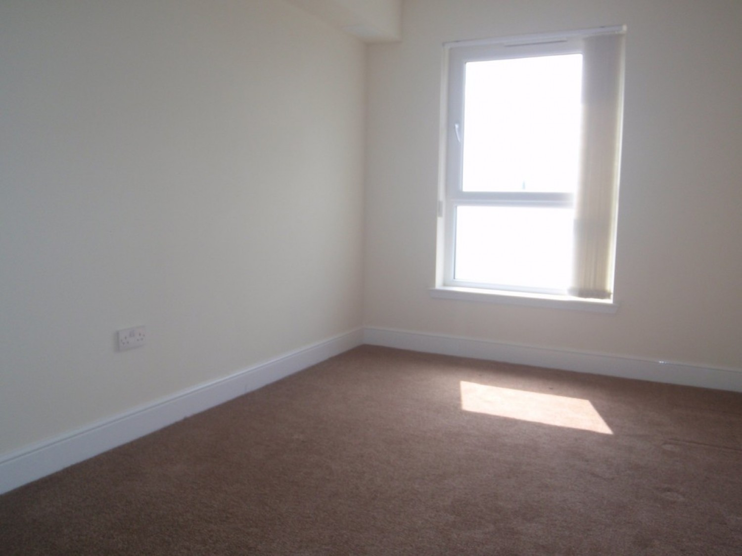 2 bedroom Flat for Letting Cardon Square , Renfrew