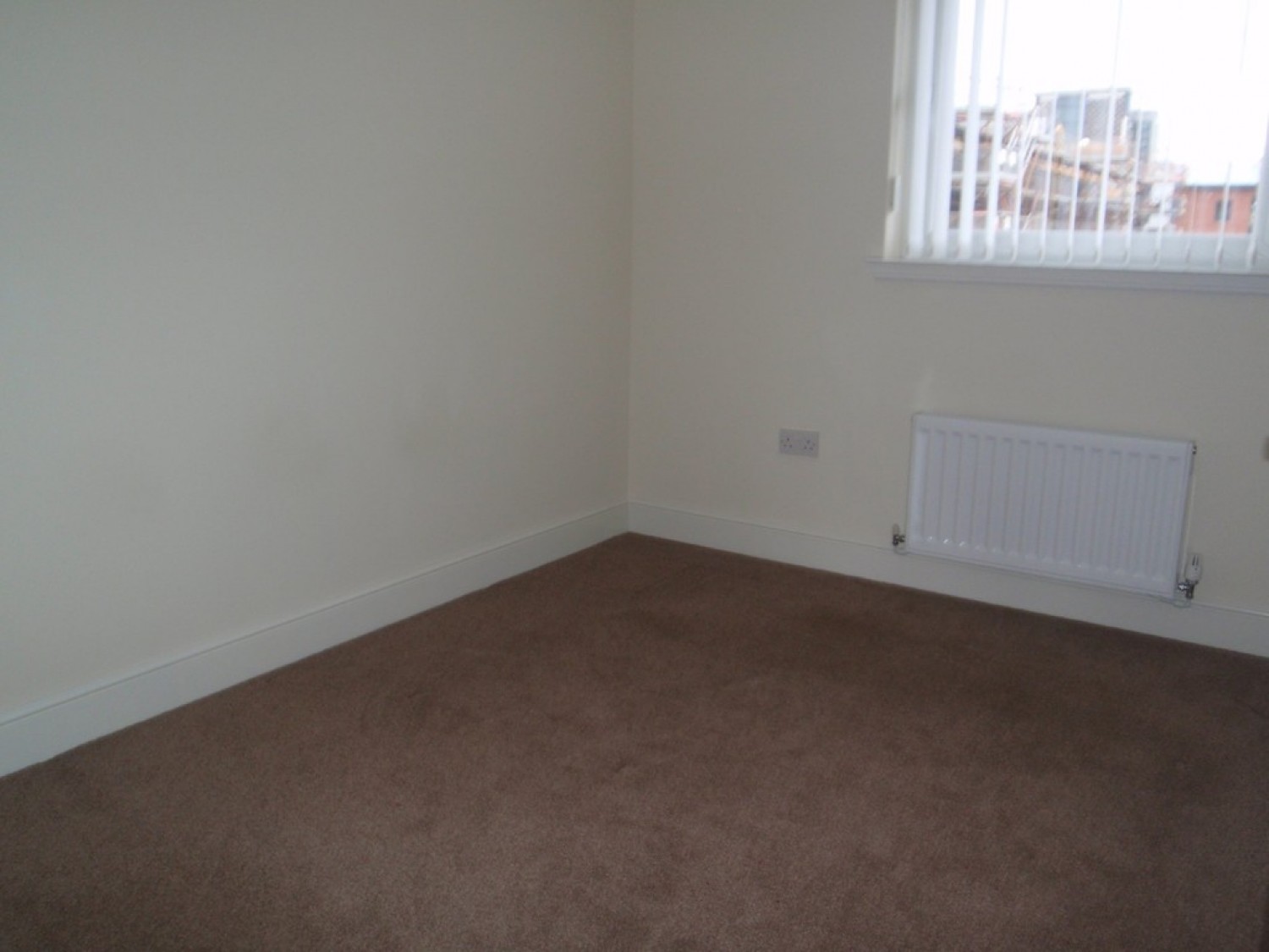 3 bedroom Flat for Letting Cardon Square Ferry Village