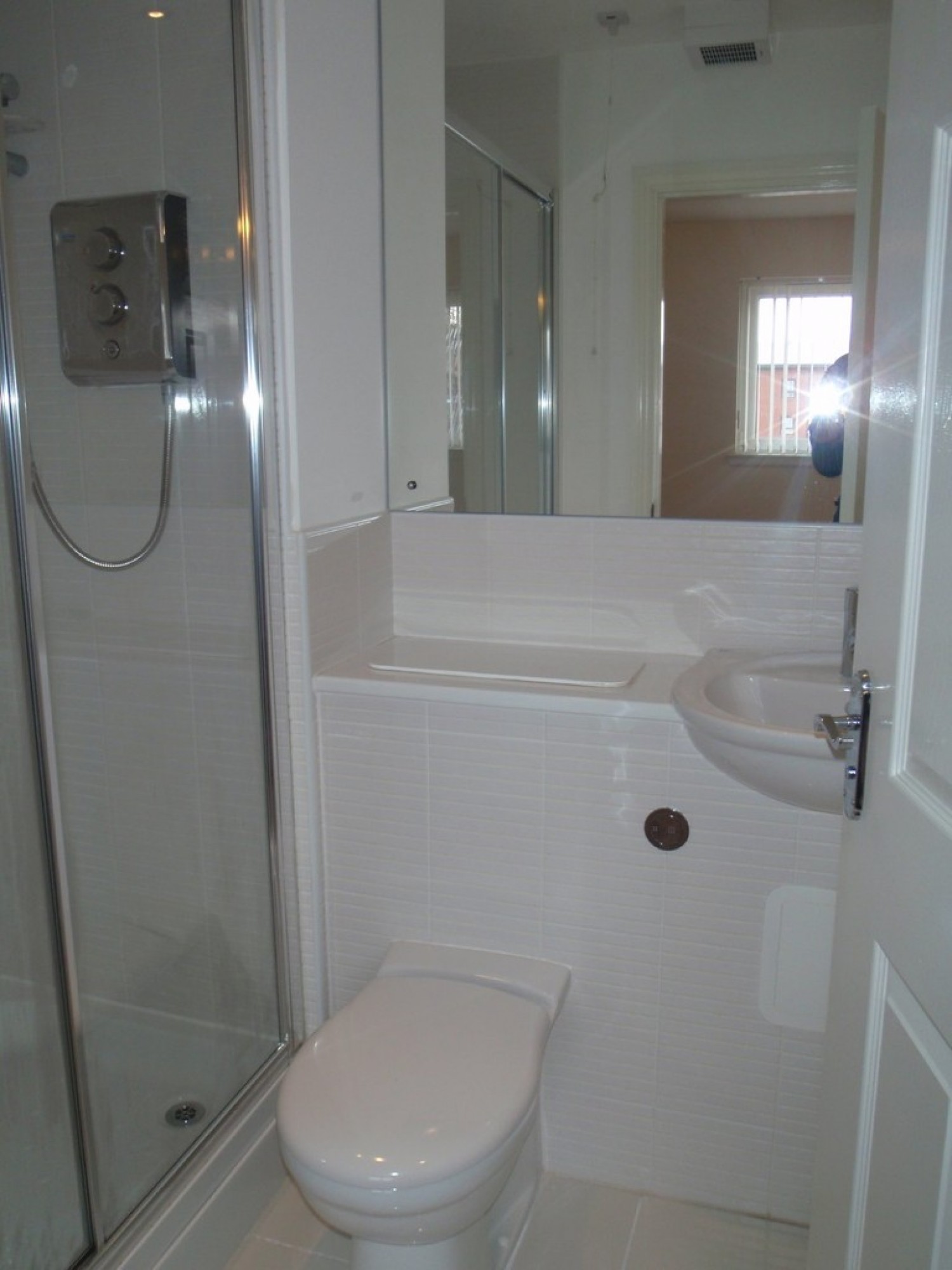 3 bedroom Flat for Letting Cardon Square Ferry Village