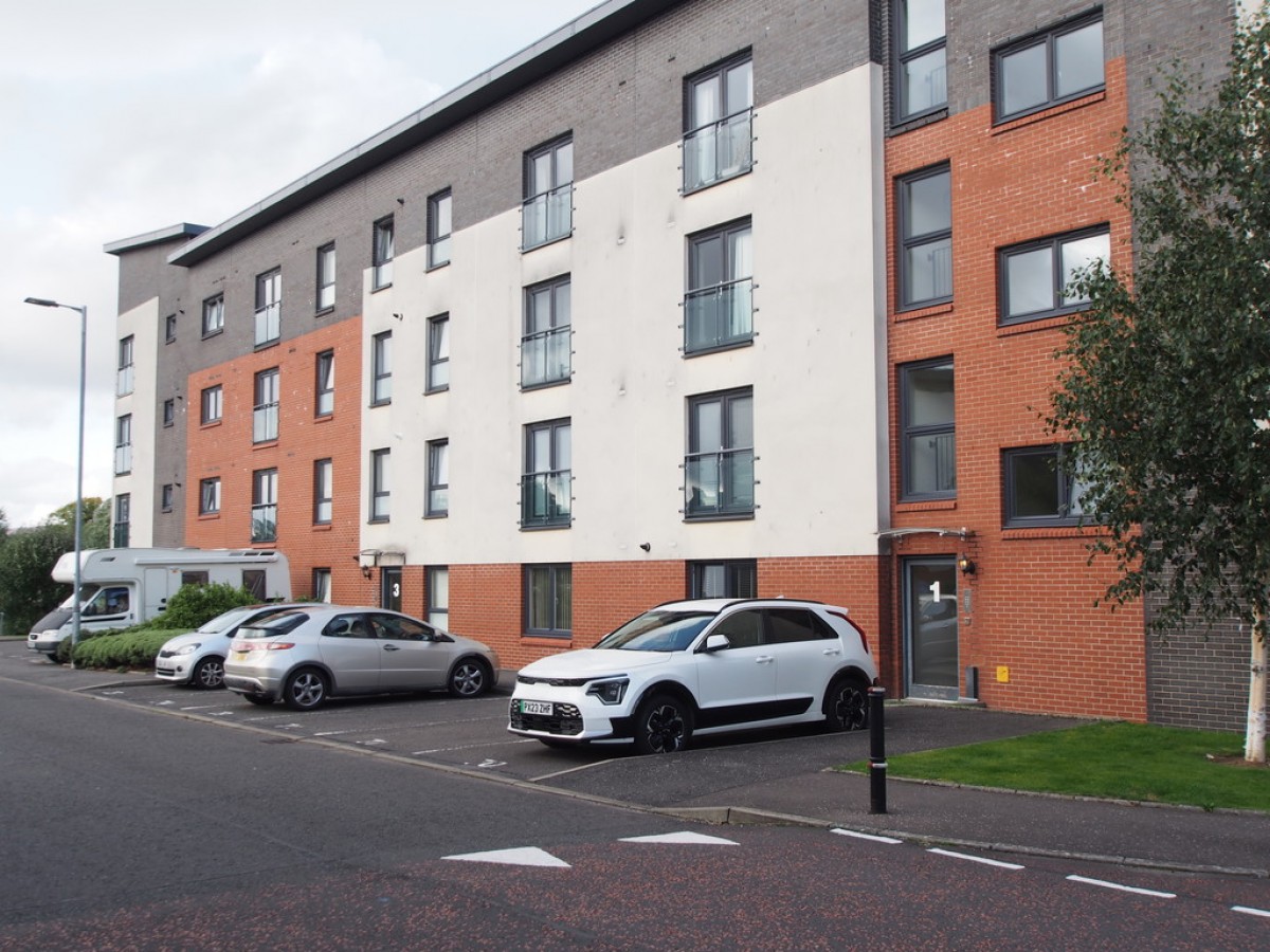 Cardon Square, Ferry Village