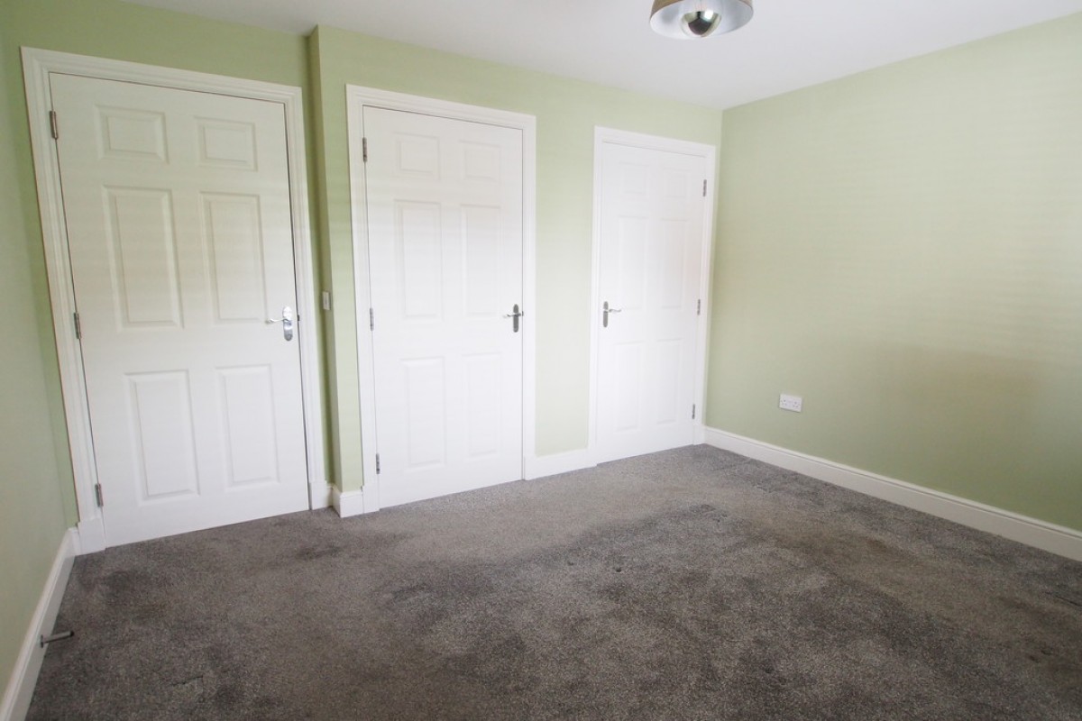 Cardon Square , Ferry Village