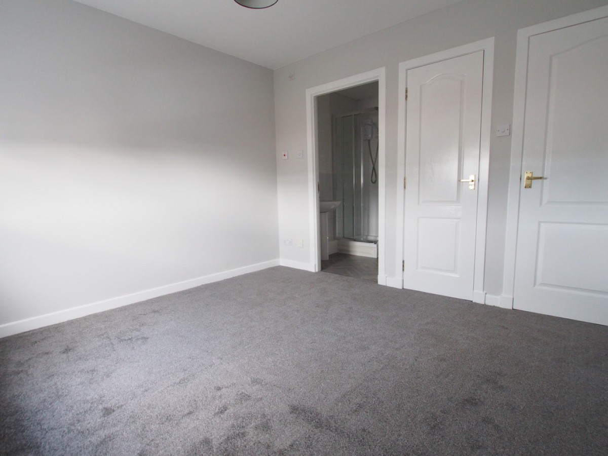 2/2, 15 Anwoth Street