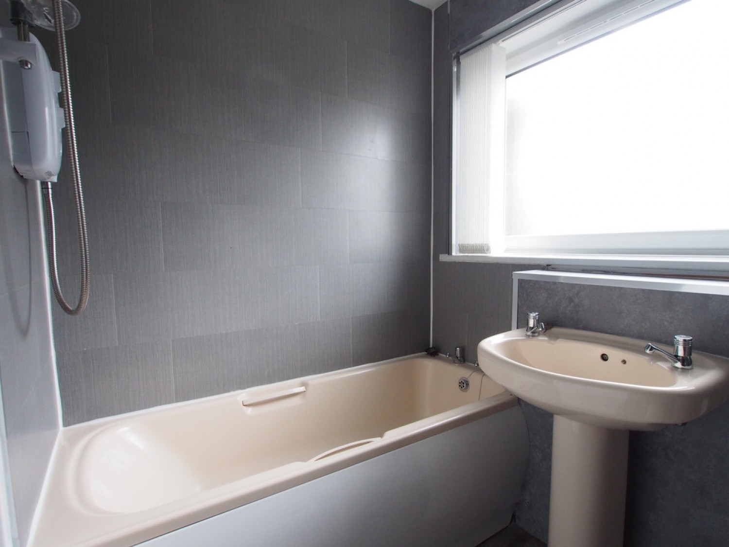 1 bedroom Flat for Letting 3/2, 16 Kennedy Path