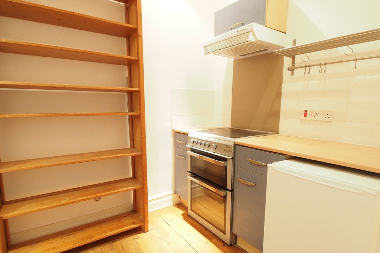 1 bedroom Flat for Letting 2/1, 8 Fairlie Park Drive