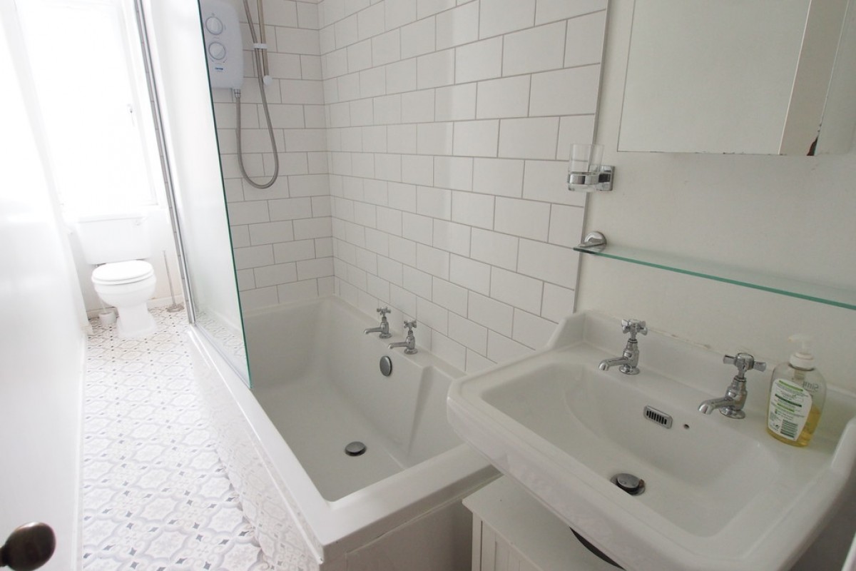 2/1, 8 Fairlie Park Drive