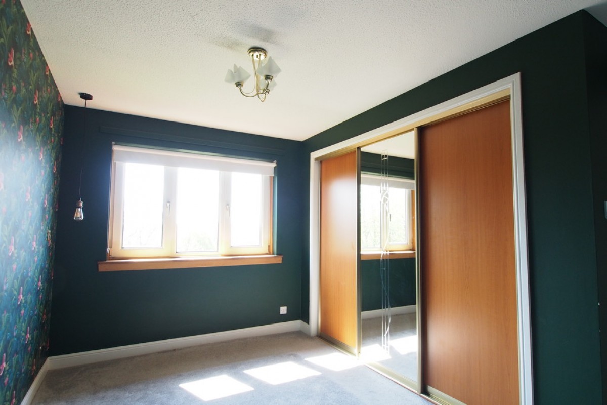 2/1, 559 Mosspark Boulevard