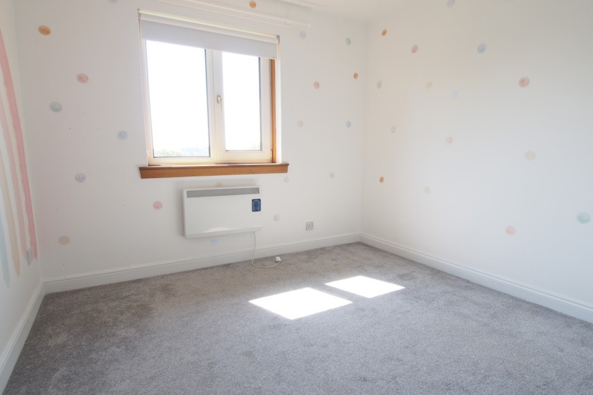 2/1, 559 Mosspark Boulevard