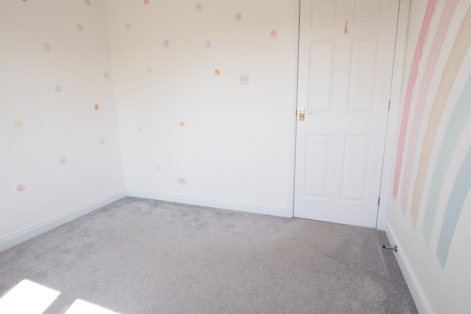 2/1, 559 Mosspark Boulevard