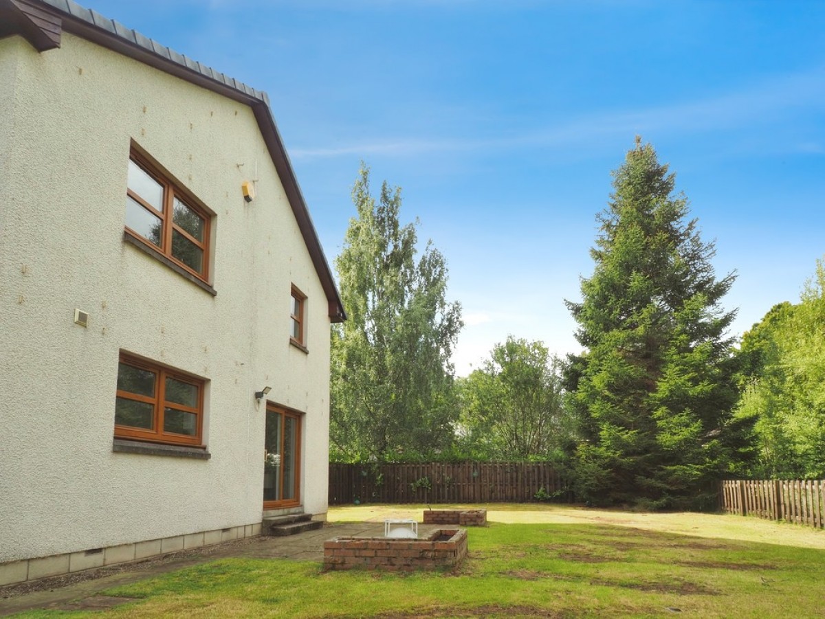 Grants Avenue, Glenburn