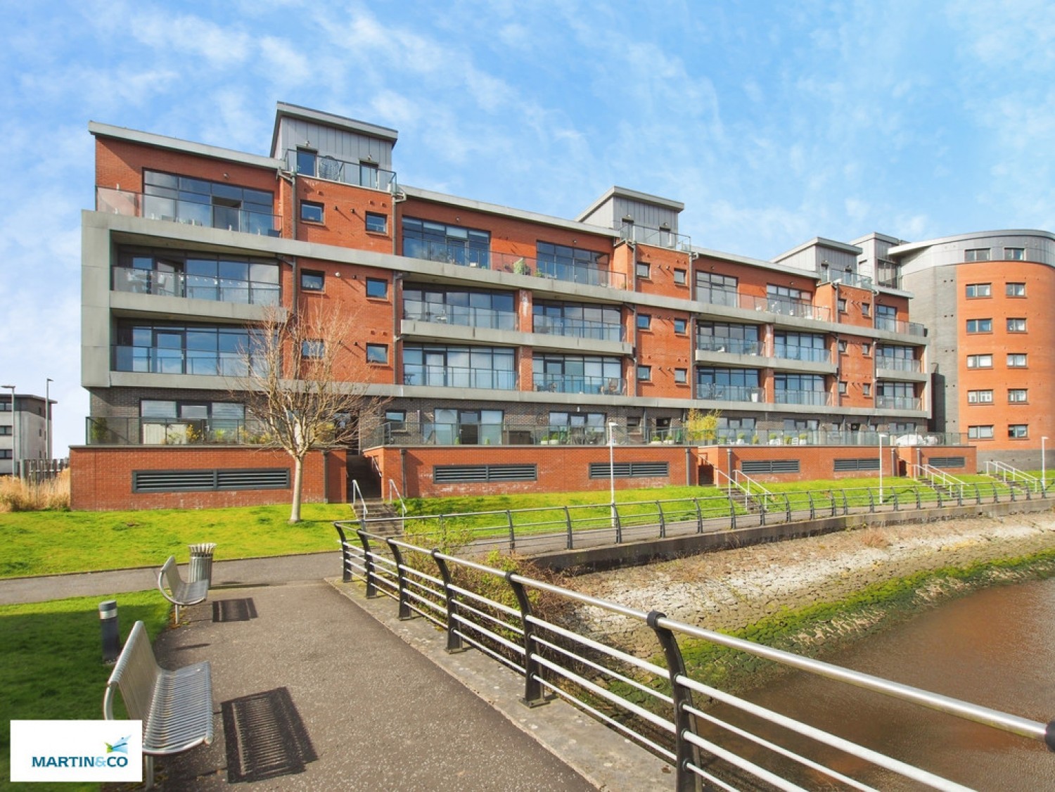2 bedroom Flat for Sale 1/2, 8 Cardon Square