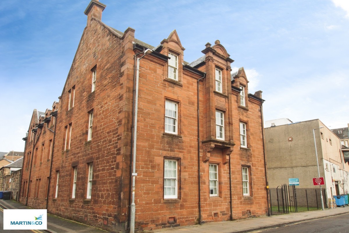 1/2, 27 Weighhouse Close