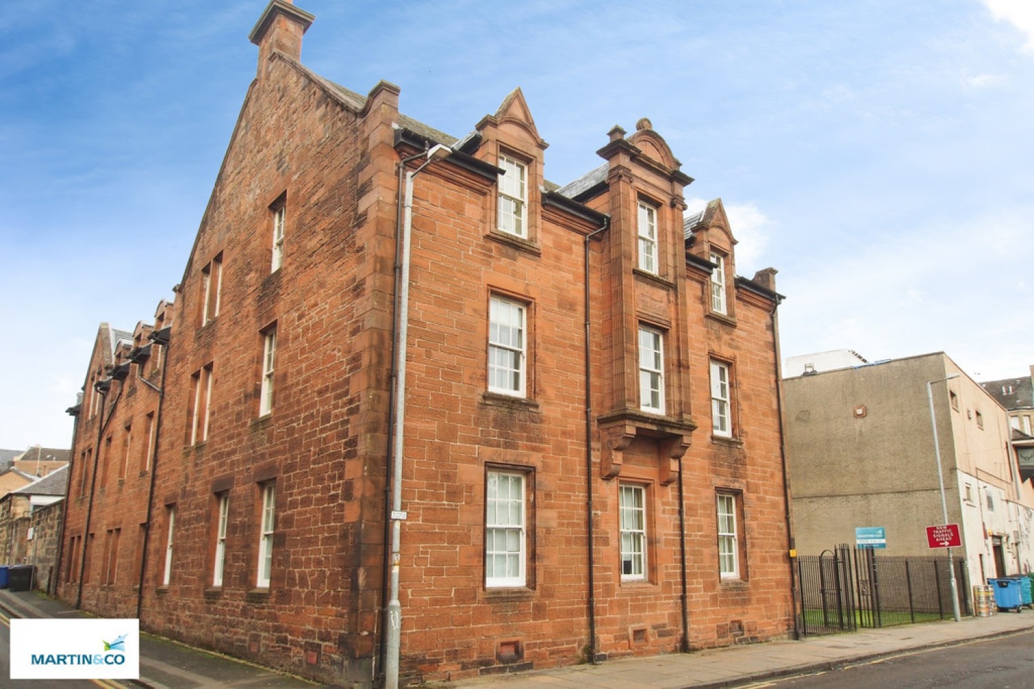 2 bedroom Flat for Sale 1/2, 27 Weighhouse Close