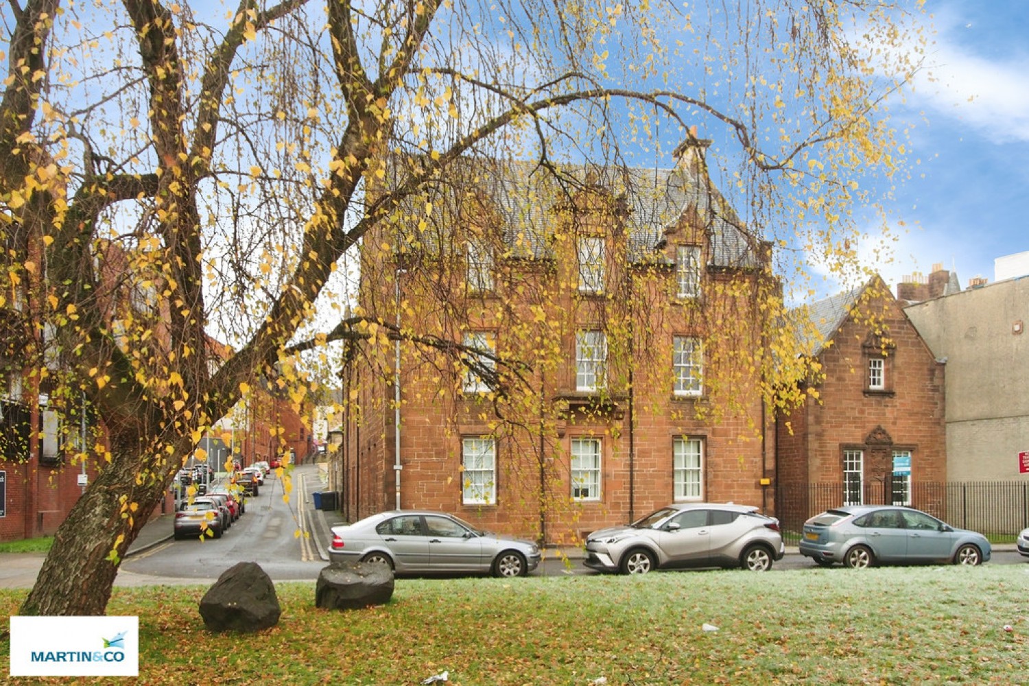 2 bedroom Flat for Sale 1/2, 27 Weighhouse Close