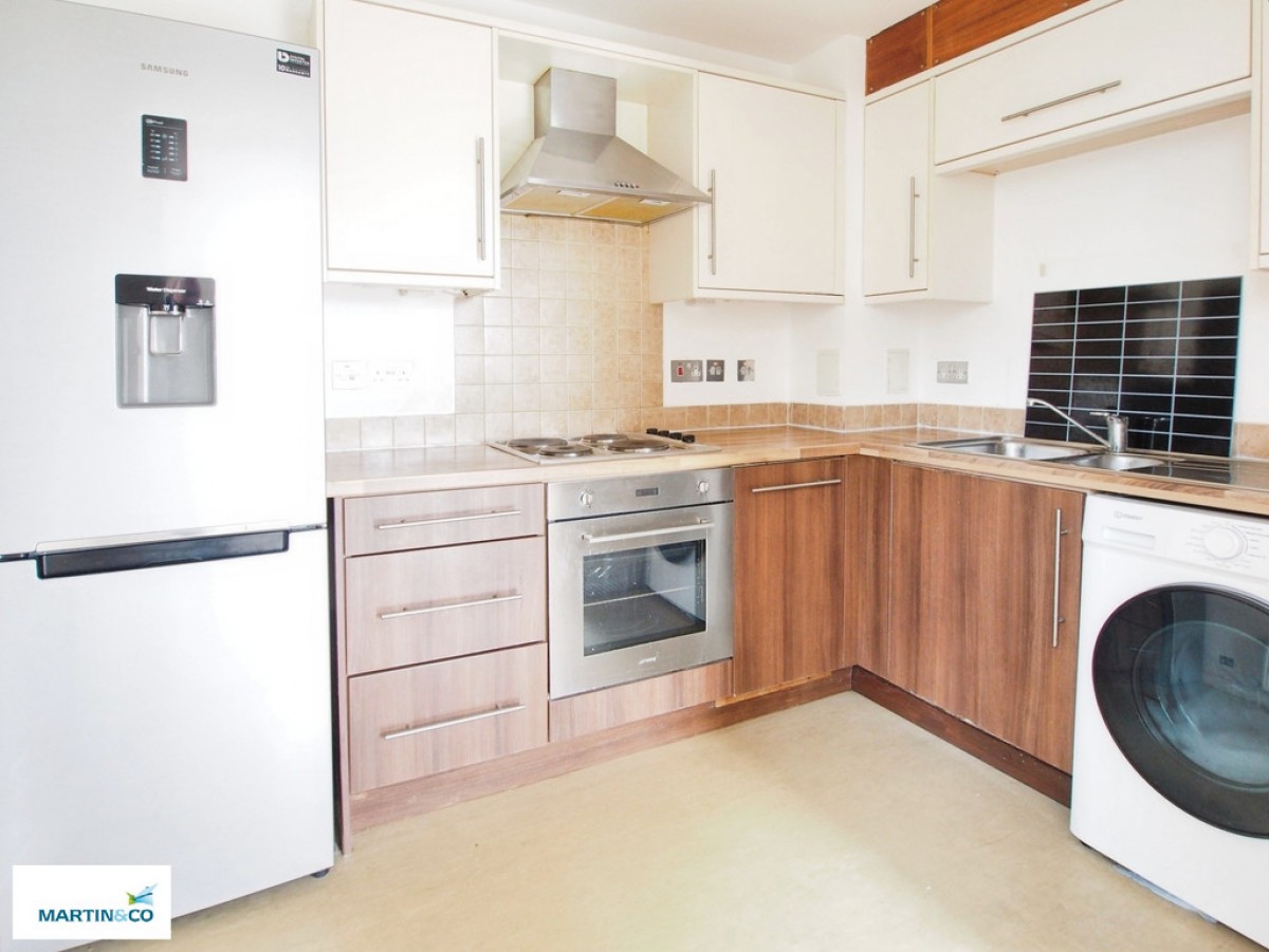 1/2, 27 Weighhouse Close