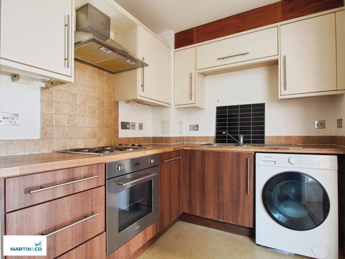 1/2, 27 Weighhouse Close