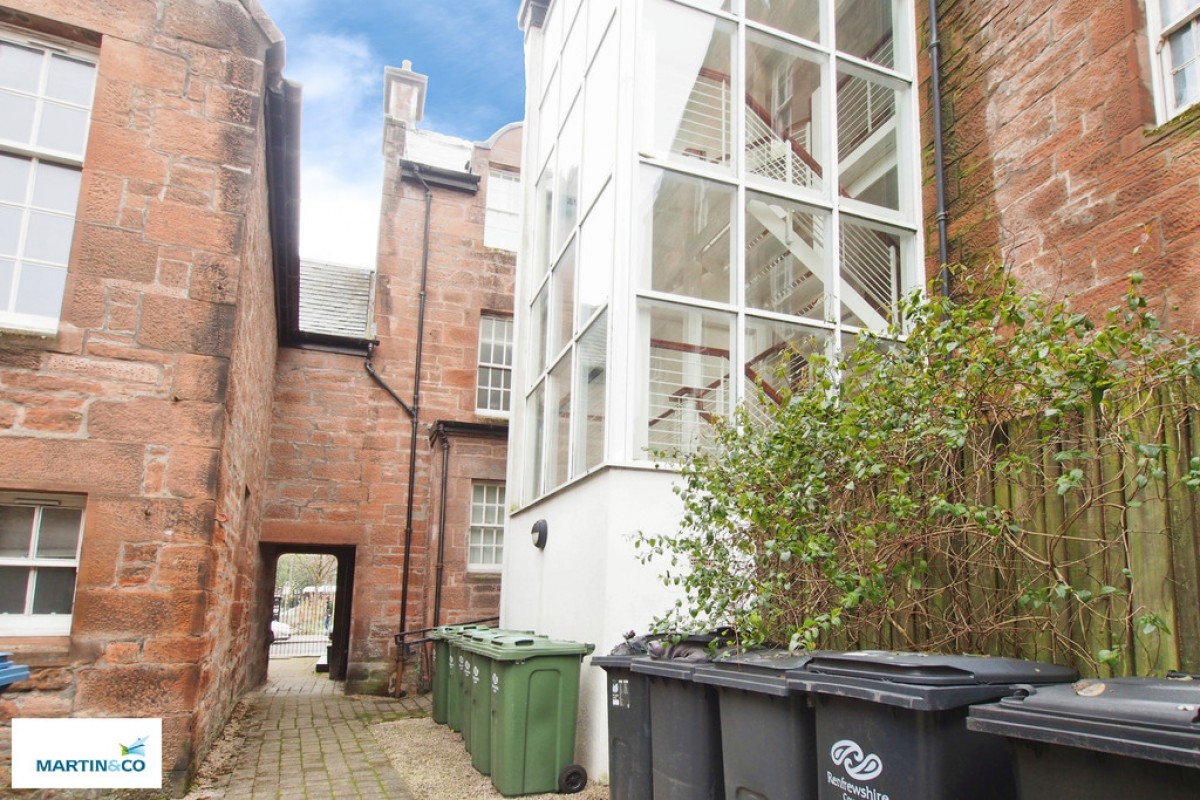 1/2, 27 Weighhouse Close