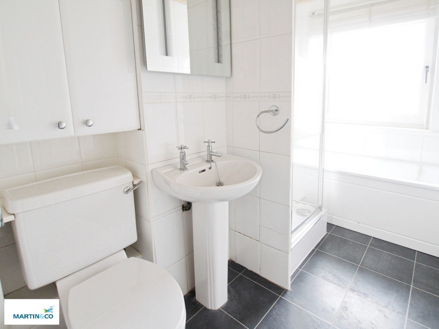 3 bedroom Flat for Letting Kintyre Avenue, Linwood