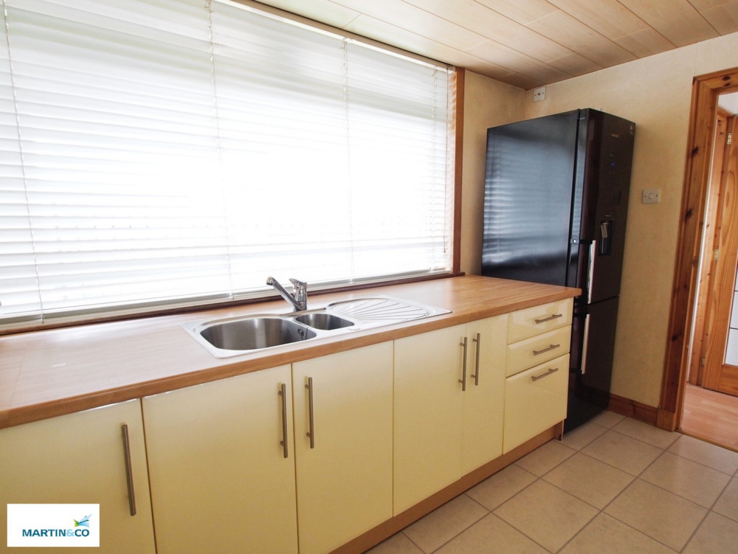 3 bedroom Flat for Letting Kintyre Avenue, Linwood