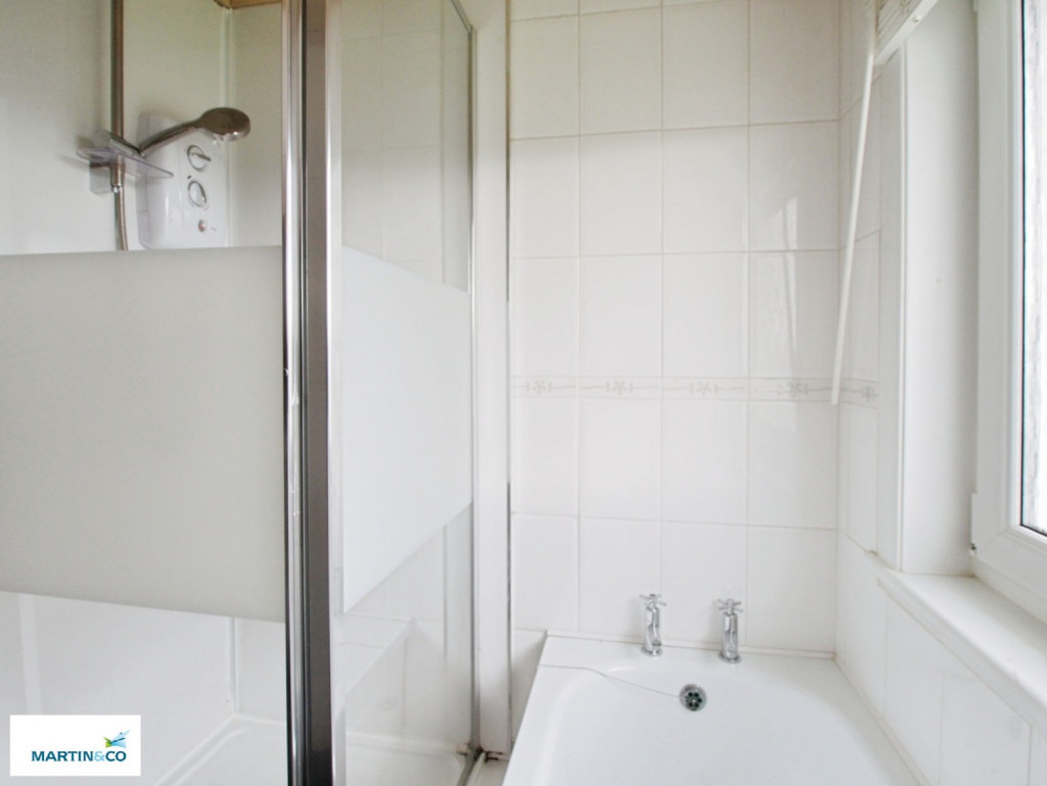 3 bedroom Flat for Letting Kintyre Avenue, Linwood