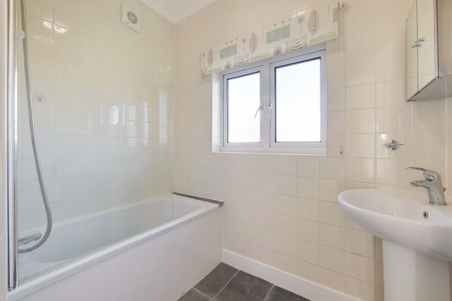 3 bedroom House for Letting Latchmere Road, Kingston Upon Thames