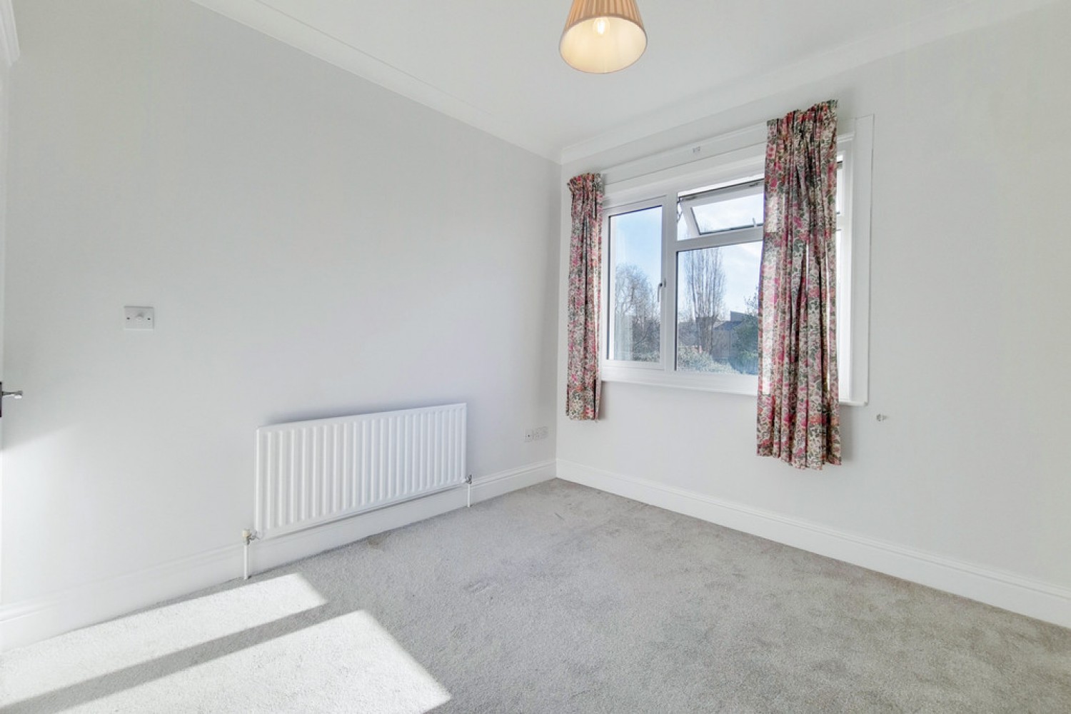 3 bedroom House for Letting Latchmere Road, Kingston Upon Thames