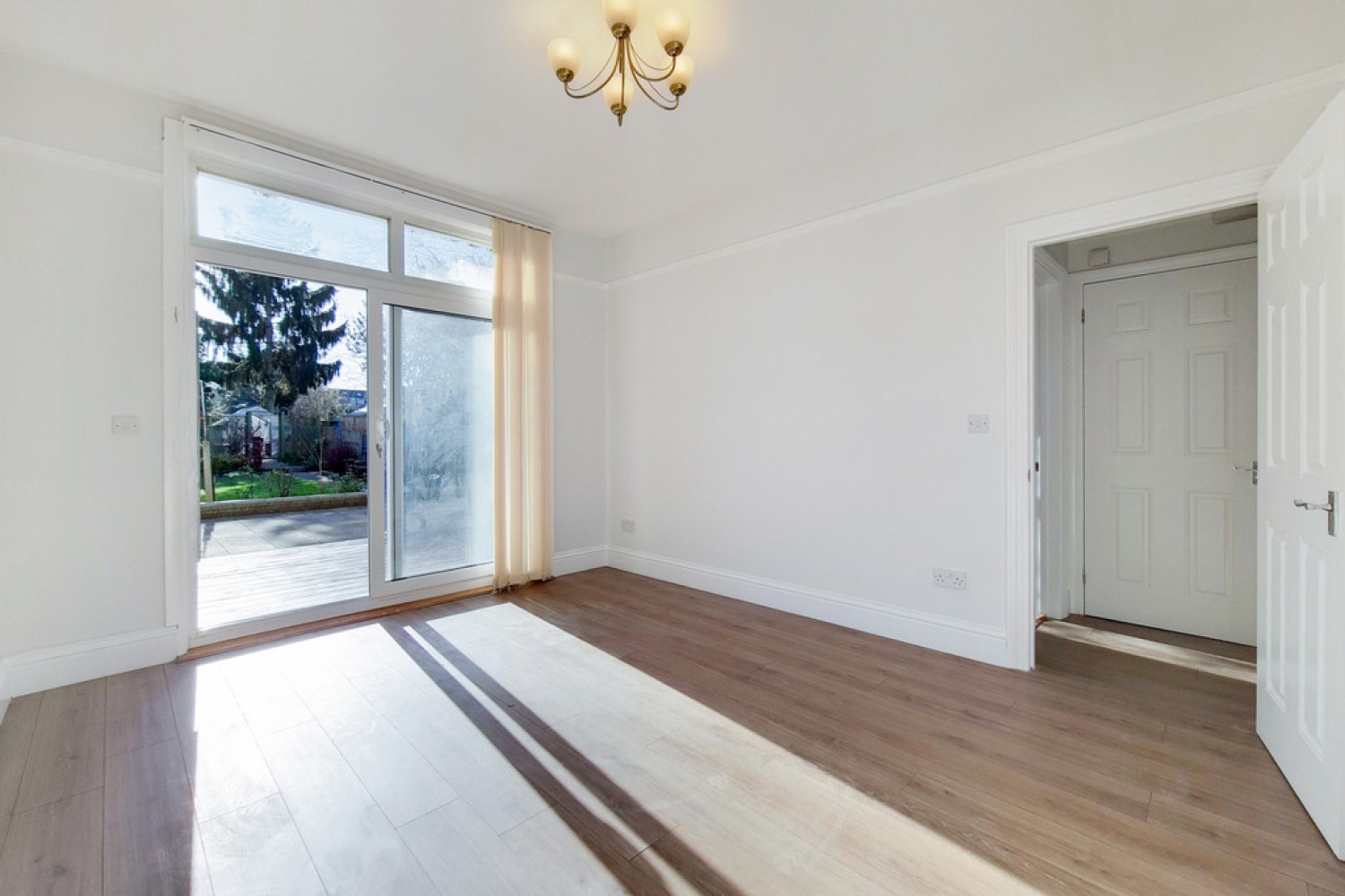 3 bedroom House for Letting Latchmere Road, Kingston Upon Thames