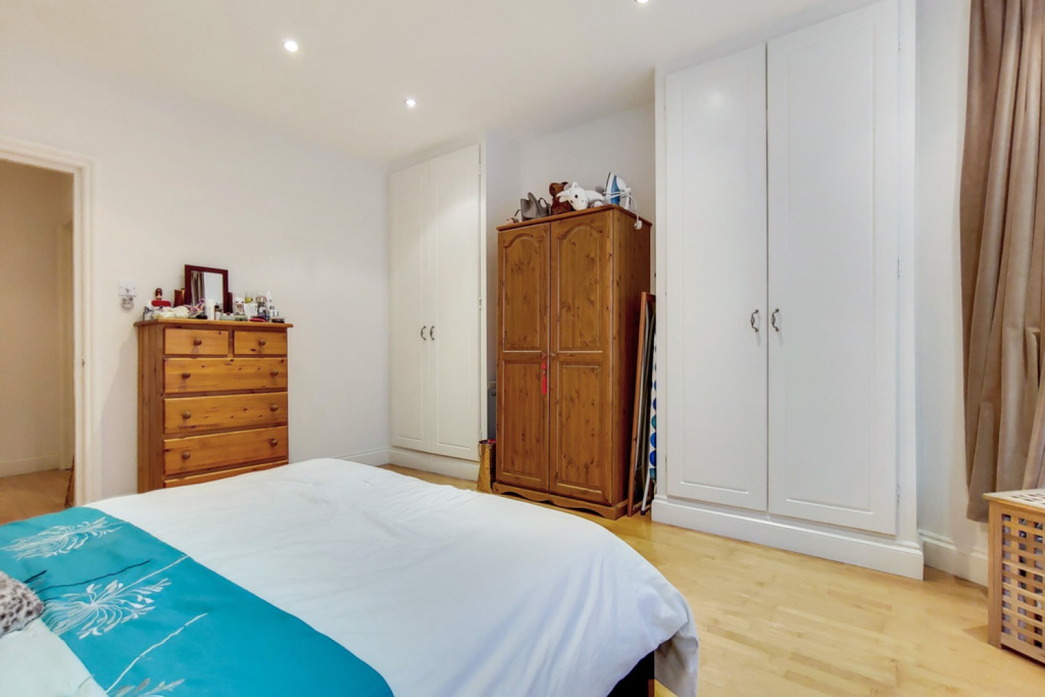 2 bedroom Flat for Letting Claremont Avenue, New Malden