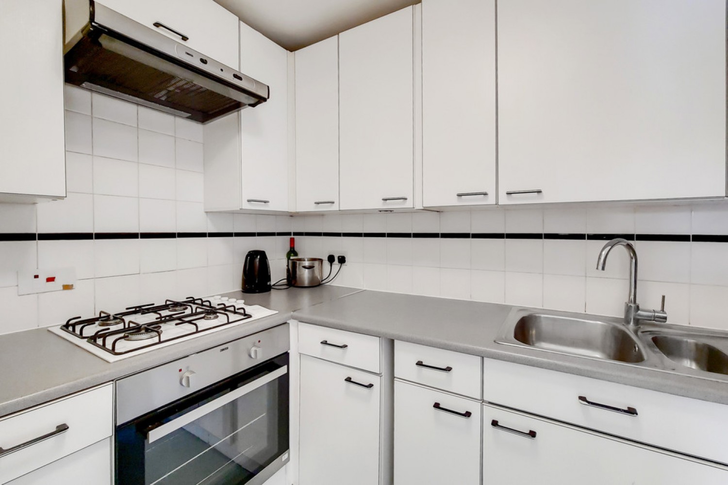 1 bedroom Flat for Letting Clarence Street, Kingston Upon Thames