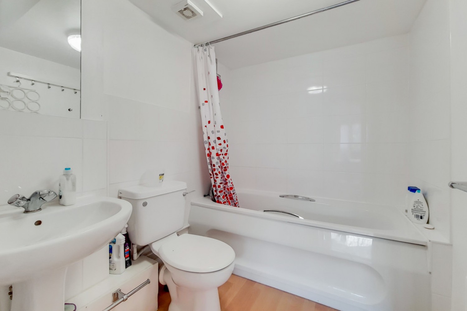 1 bedroom Flat for Letting Clarence Street, Kingston Upon Thames