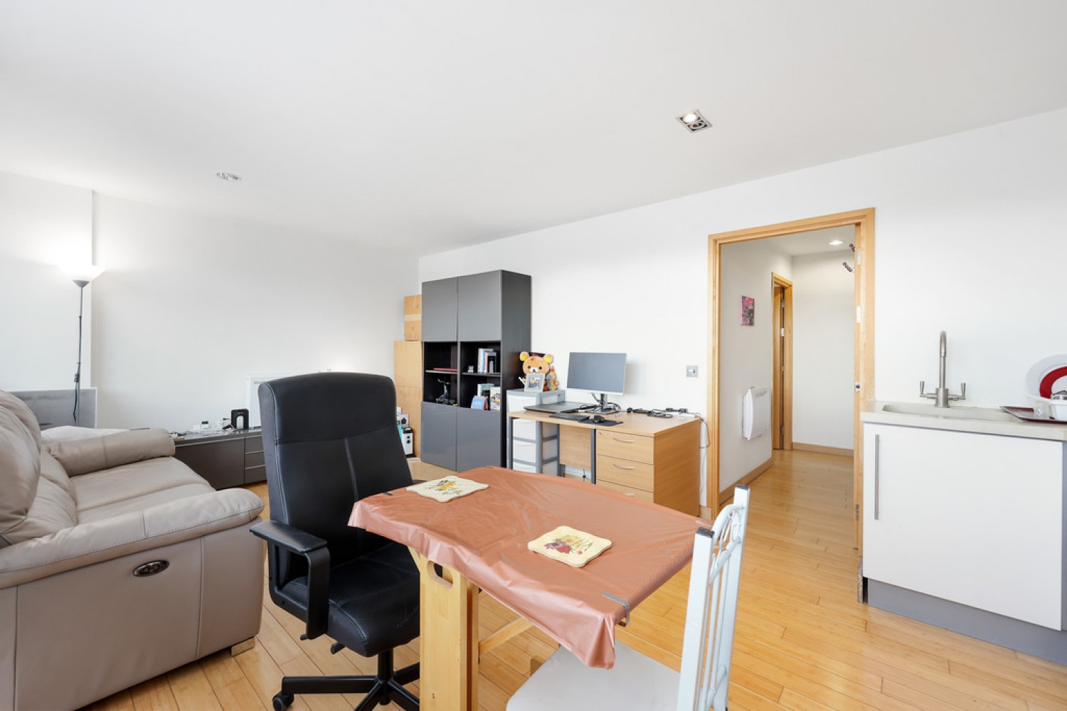 1 bedroom Flat for Letting Richmond Road, Kingston Upon Thames
