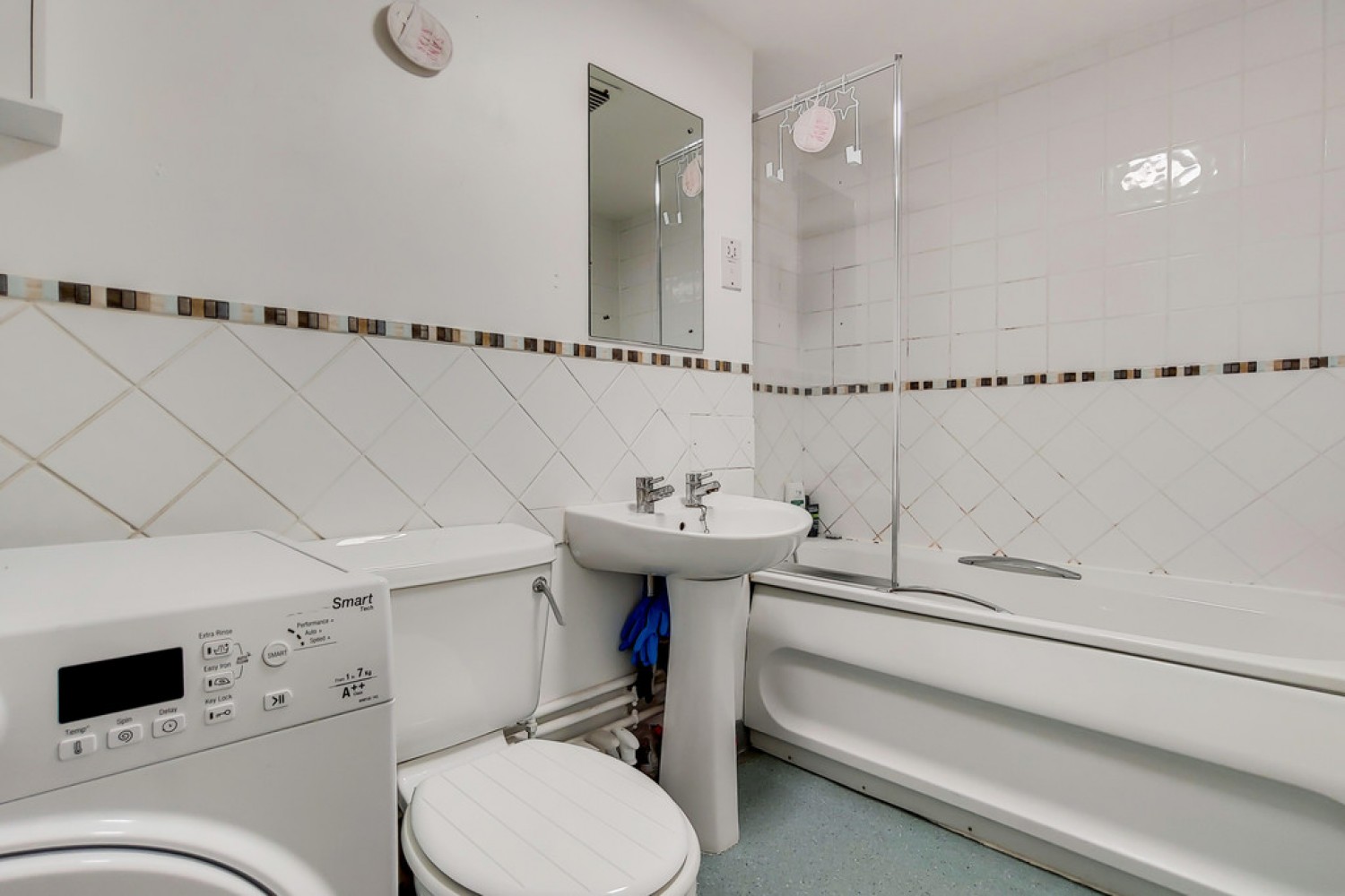 1 bedroom Flat for Letting Clarence Street, Kingston Upon Thames