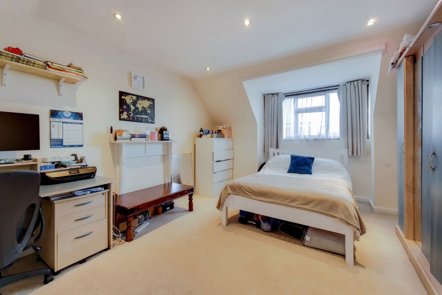 4 bedroom House in Ansell Road, London