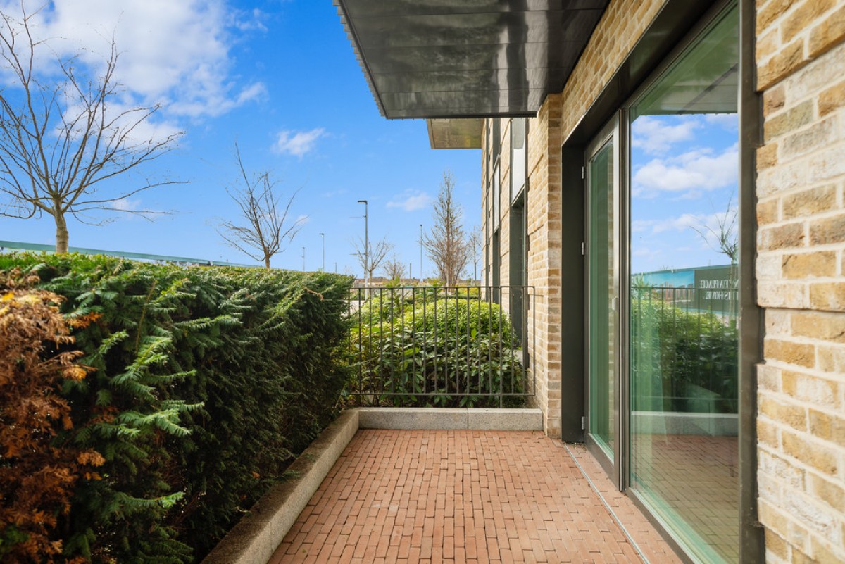 Accolade Avenue, Southall
