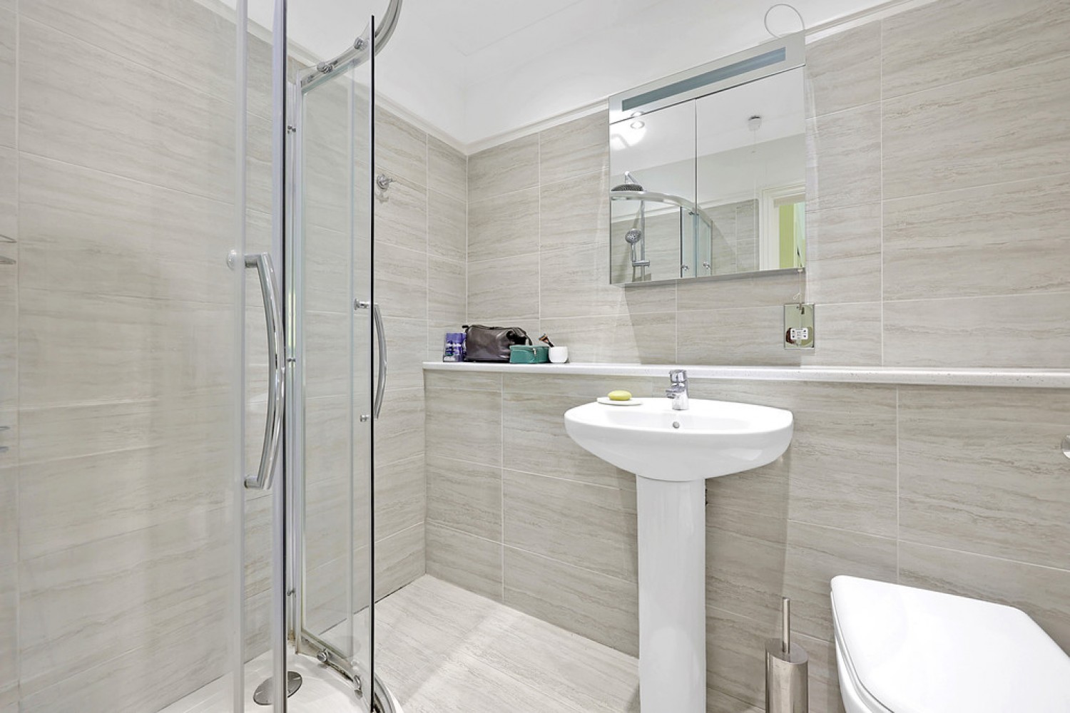 4 bedroom House for Letting King George Square, Richmond