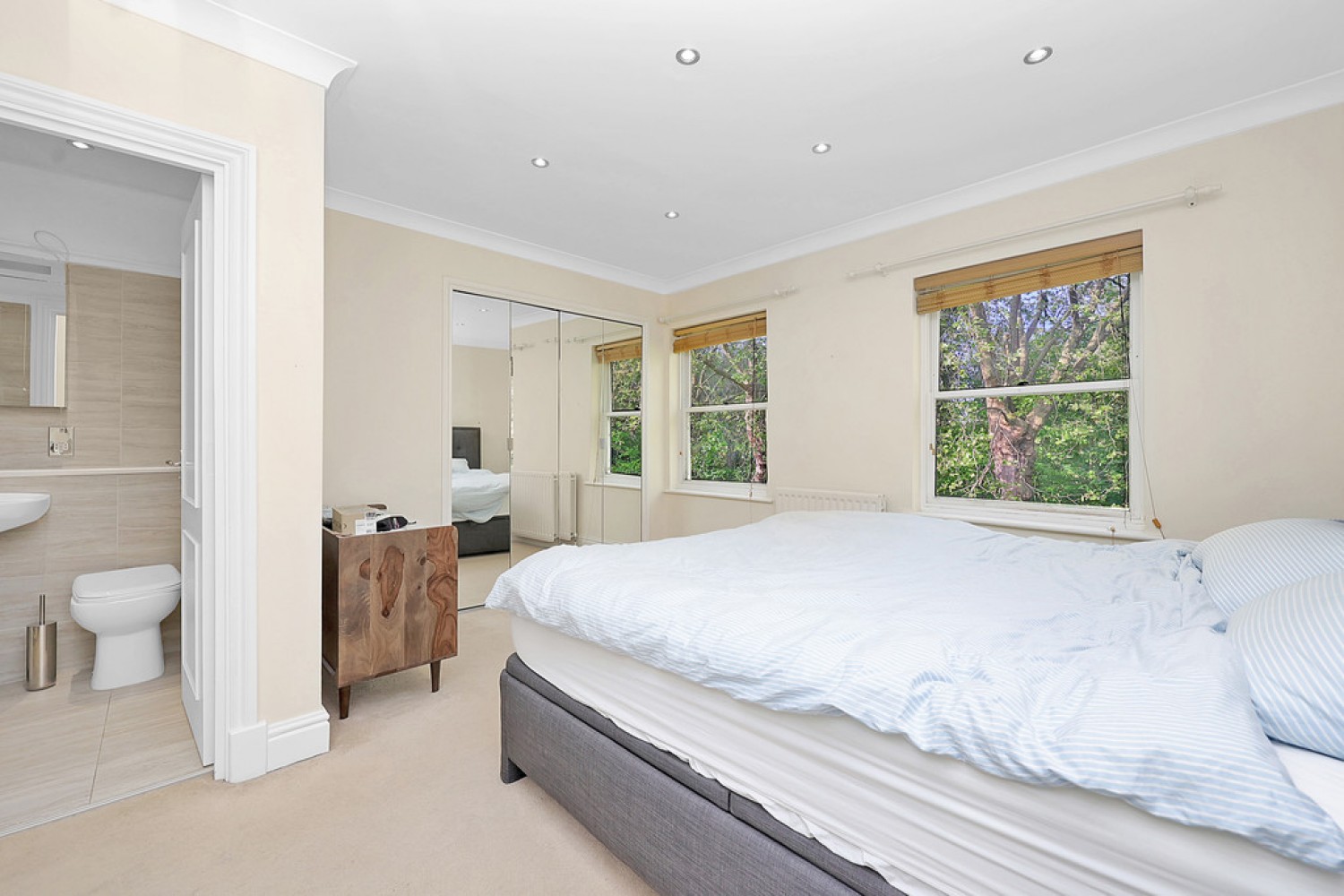 4 bedroom House for Letting King George Square, Richmond