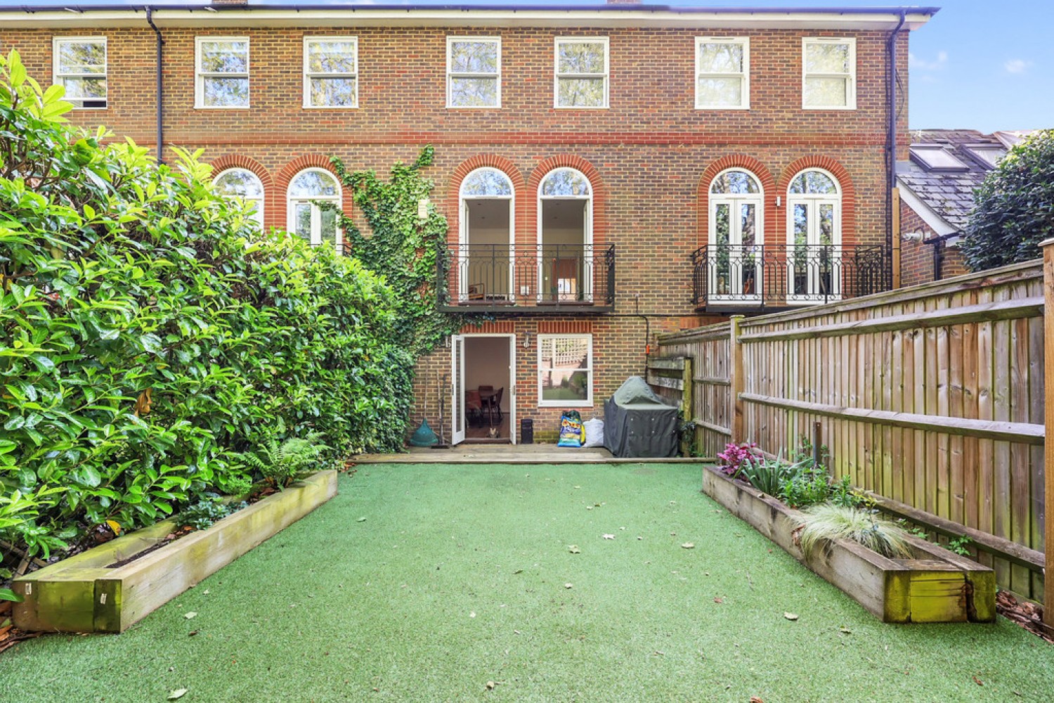 4 bedroom House for Letting King George Square, Richmond