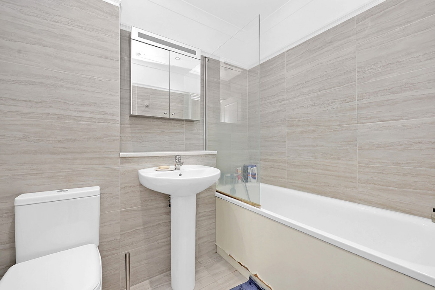 4 bedroom House for Letting King George Square, Richmond