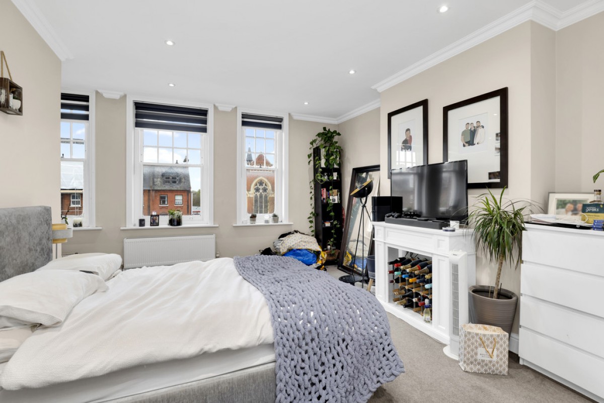 Balham High Road, London