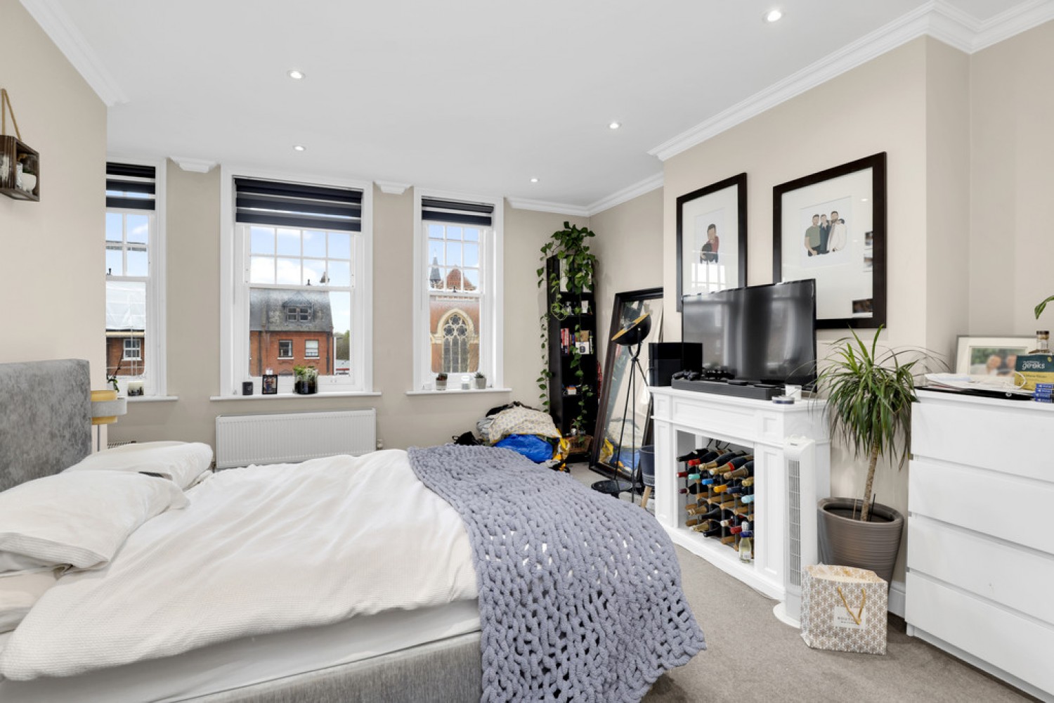 Balham High Road, London