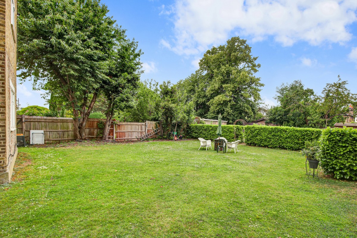 Coombe Lane, London