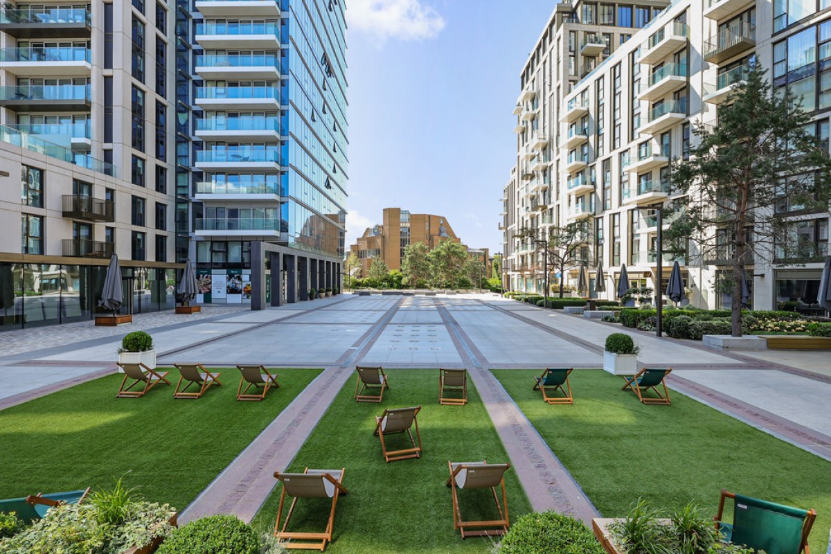 Saffron Wharf, London Dock