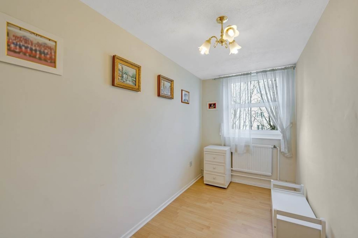 2 bedroom Flat for Sale Kingston Hill, Kingston Upon Thames