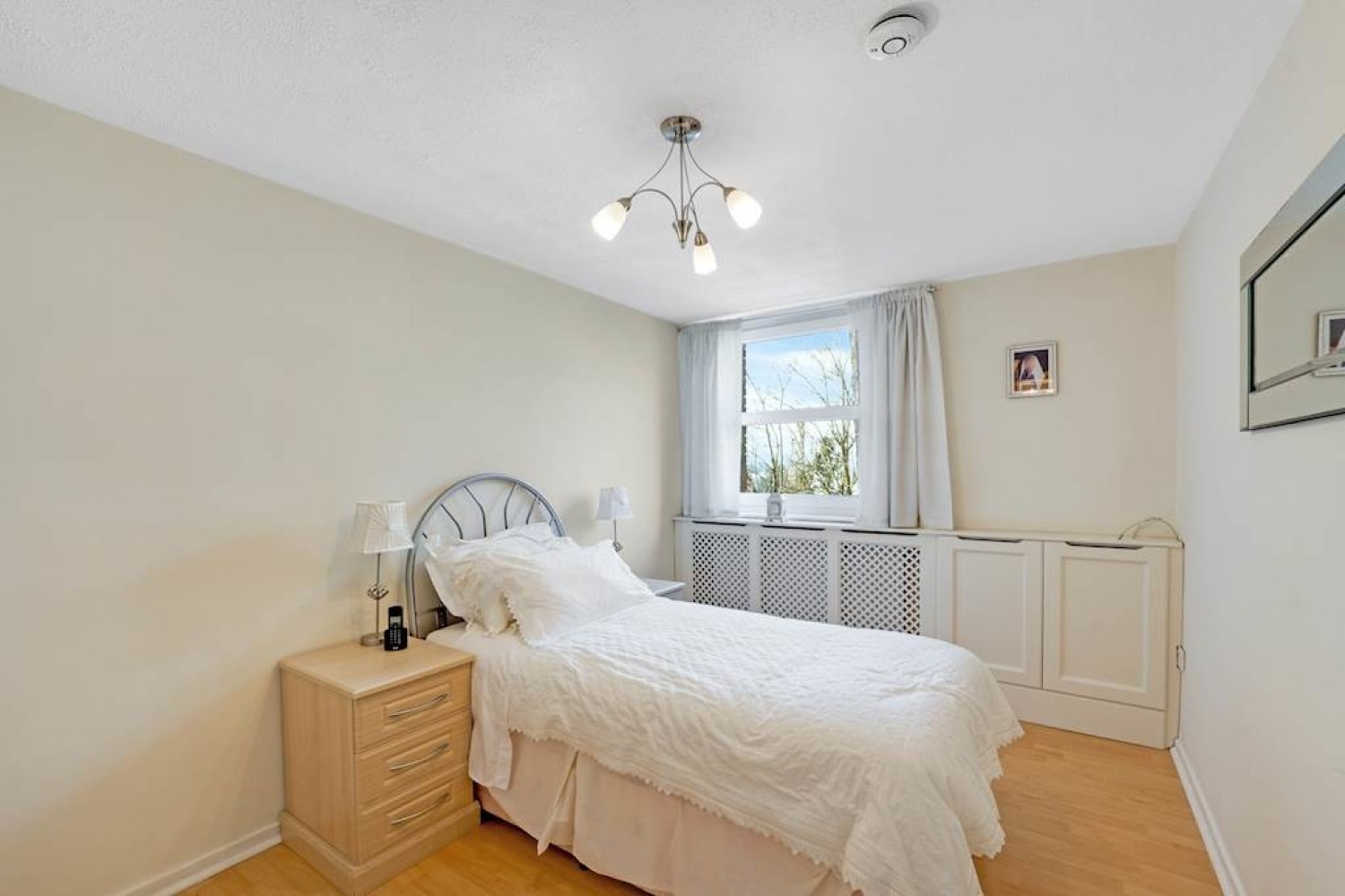 2 bedroom Flat for Sale Kingston Hill, Kingston Upon Thames