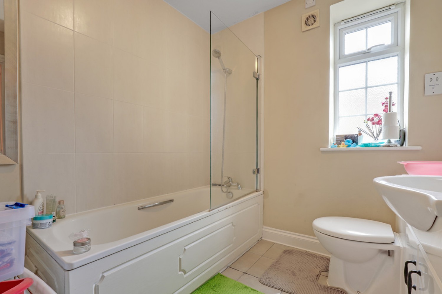 2 bedroom Flat in Crown Lane, Streatham
