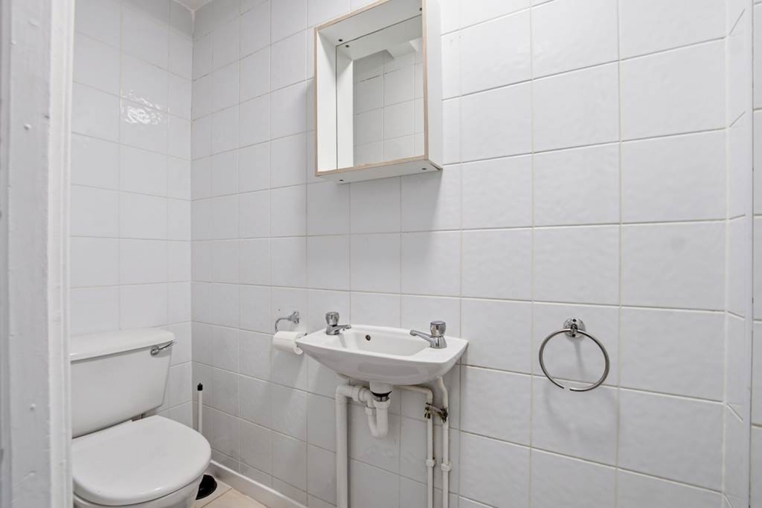 6 bedroom House for Sale Howard Road, Surbiton, Surrey