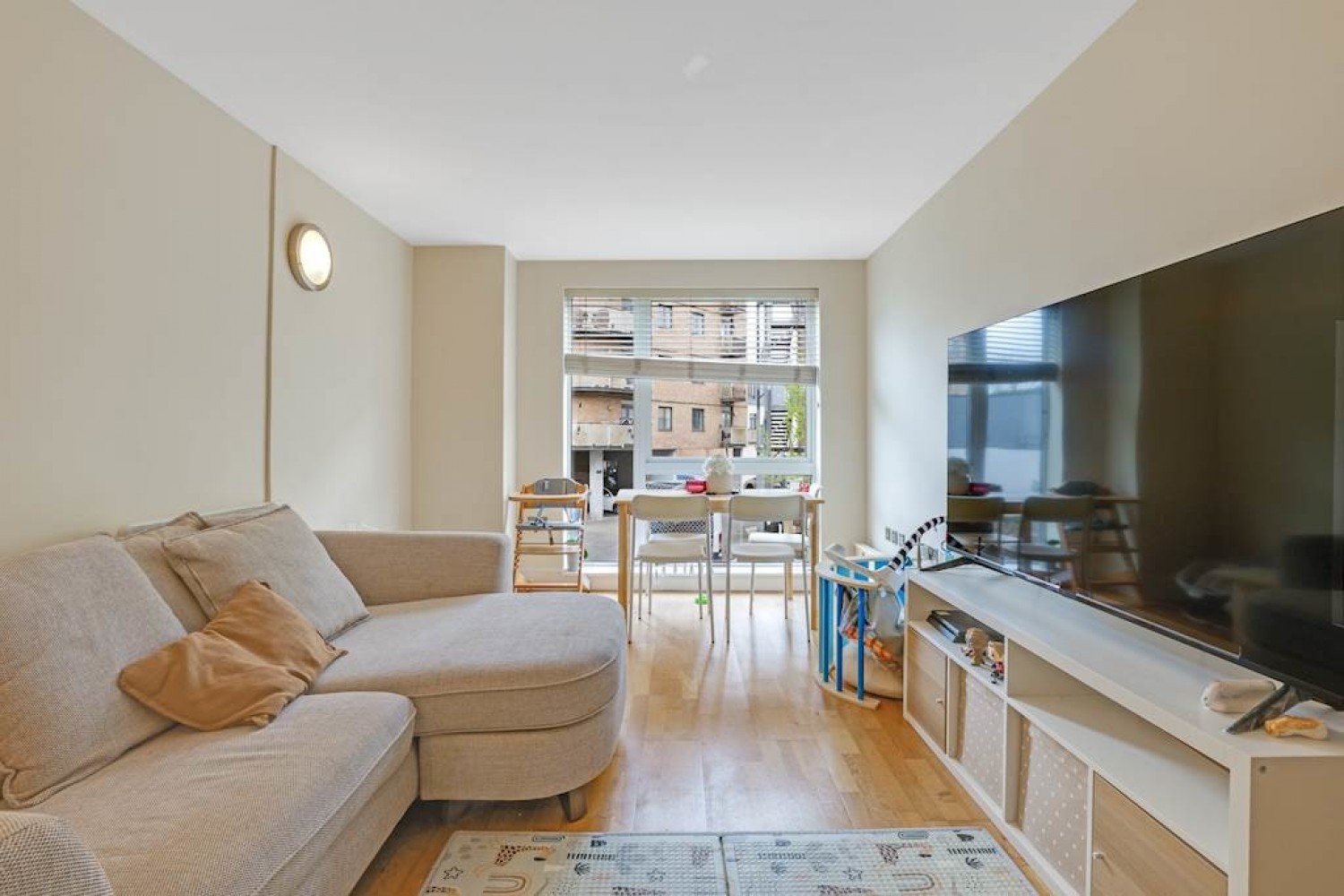 1 bedroom Flat for Sale Peckham Grove, London